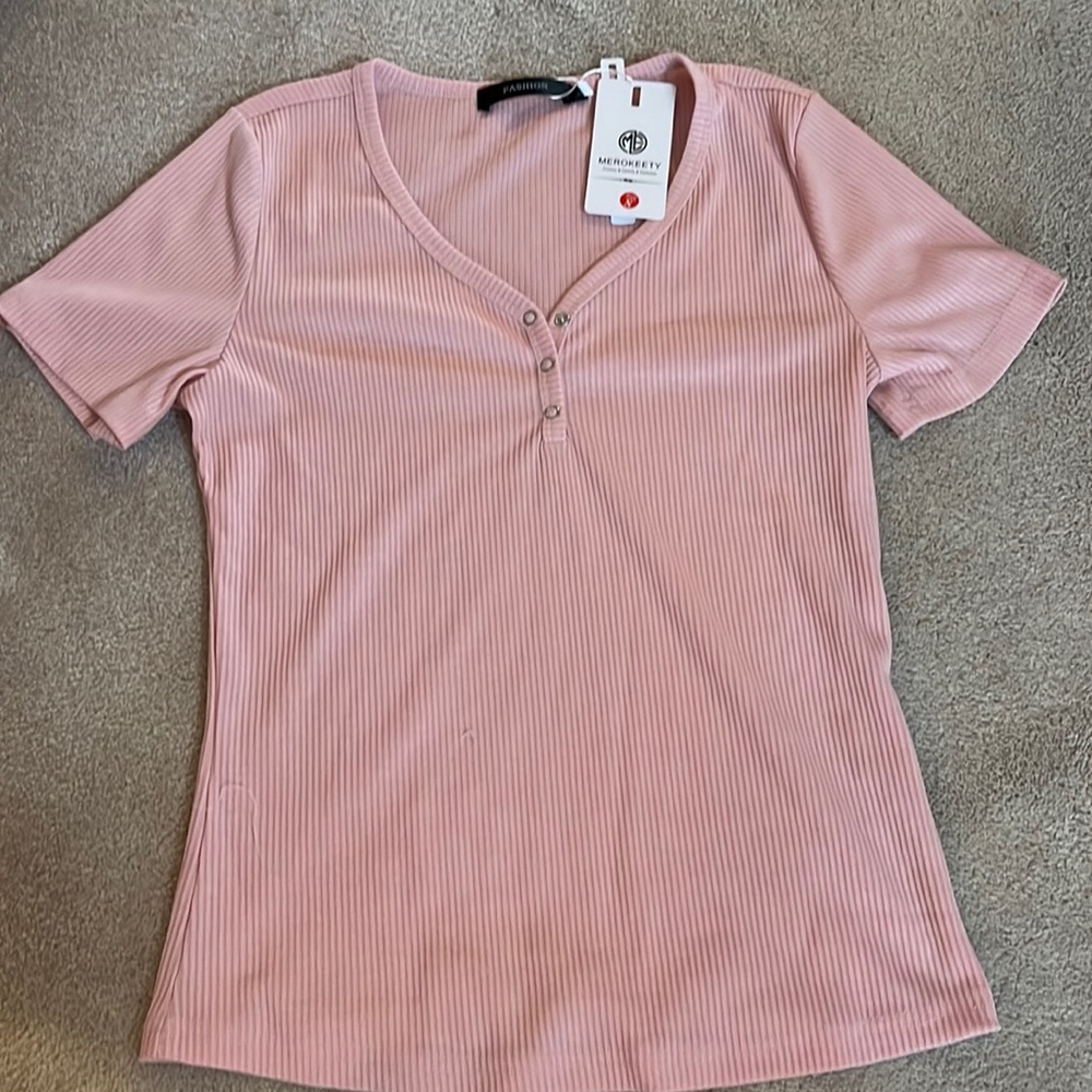Never worn pink short sleeve top